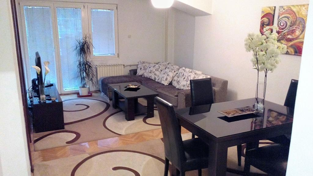 Hello Apartment Skopje Buitenkant foto